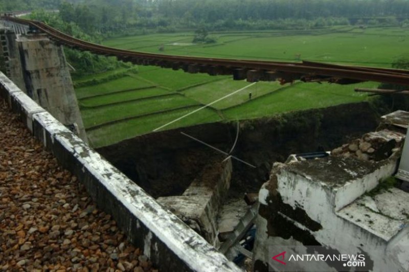 Perjalanan KA Jalur Selatan Kembali Normal