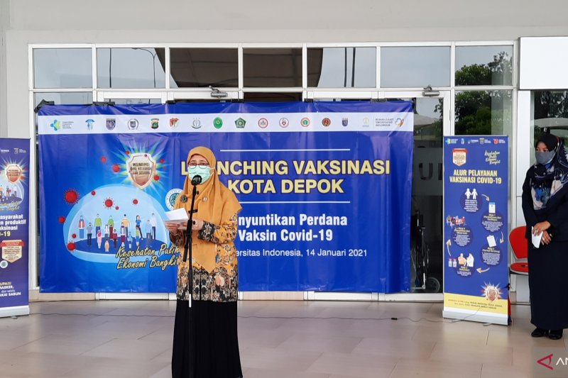 10 pejabat di Kota Depok divaksinasi tahap pertama