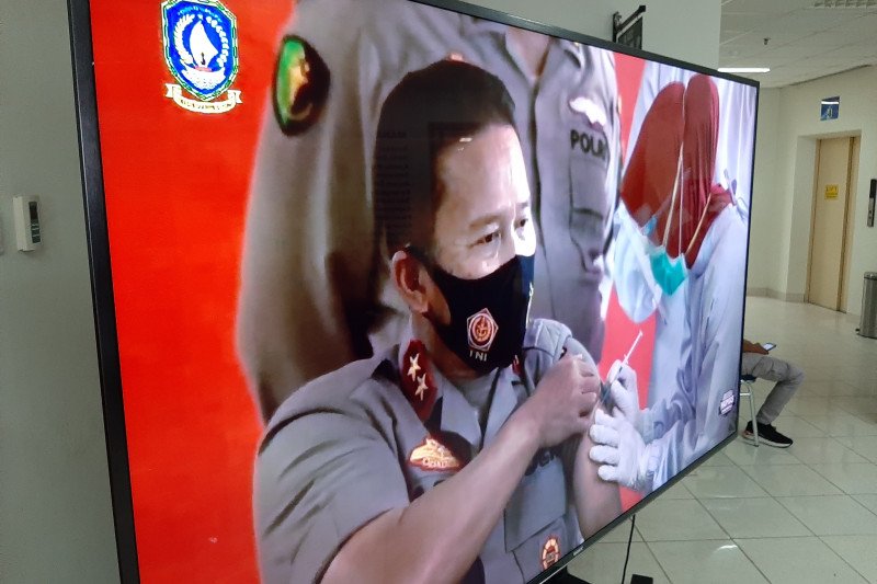 27 orang penerima pertama vaksin COVID-19 di Kepri