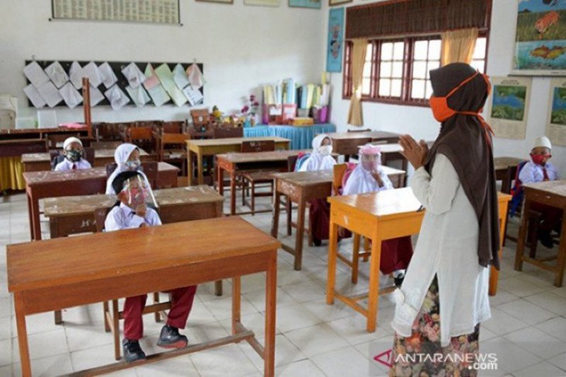 Kemenag tunggu keputusan Gubri soal sekolah tatap muka