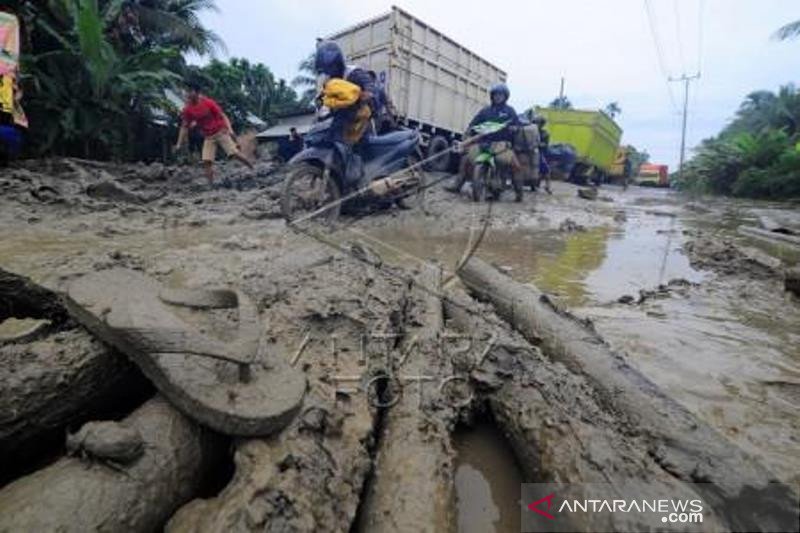 Jalan Rusak Di TanjungJabung Timur Jambi