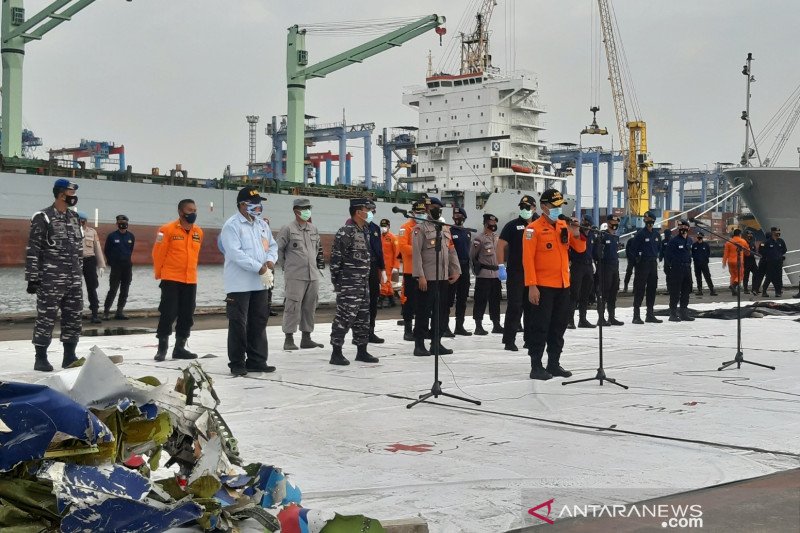 Tim SAR temukan 13 kantong mayat di hari ketujuh evakuasi SJ-182