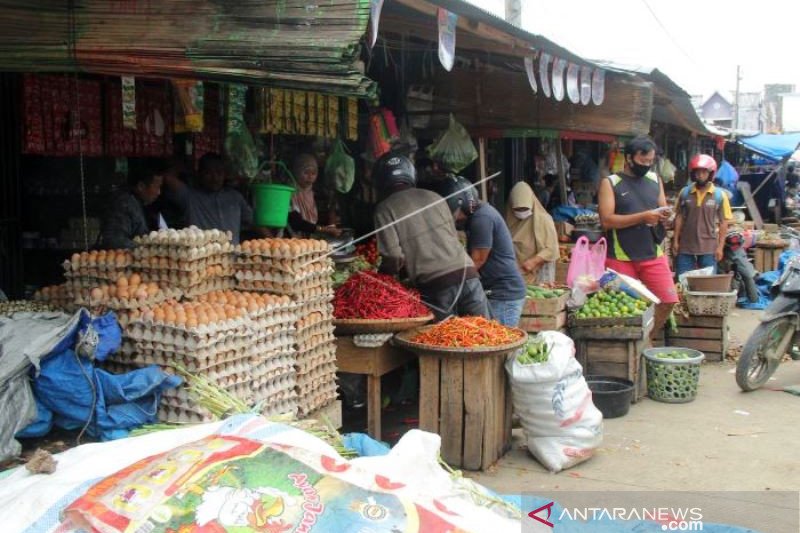 Pasar Tradisional Mamuju Mulai Terbuka