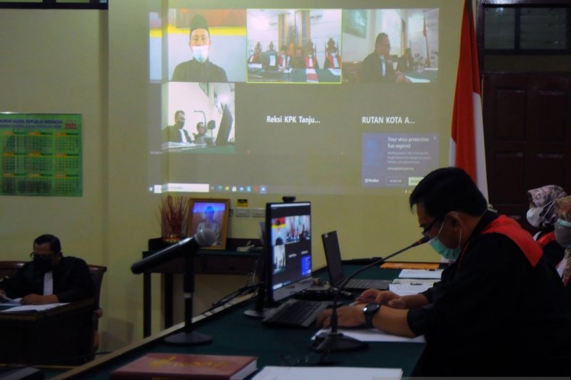 Sidang mantan Bupati Lampung Tengah Mustafa