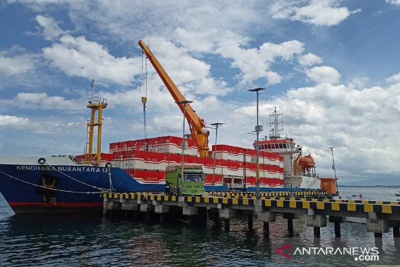 Kapal Tol Laut angkut logistik