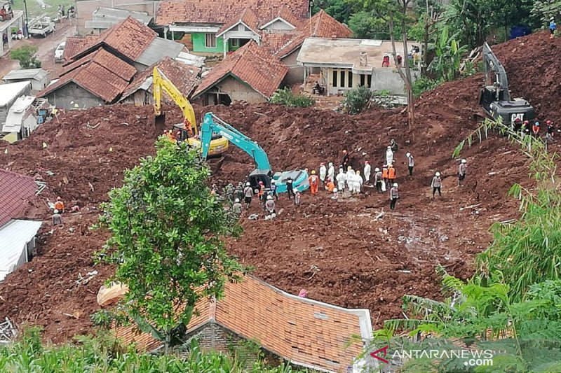 Polisi dalami teknis bangunan drainase di lokasi longsor Sumedang