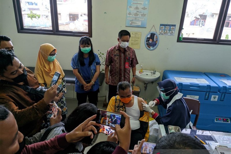 Wali Kota Tarakan penerima vaksin COVID-19