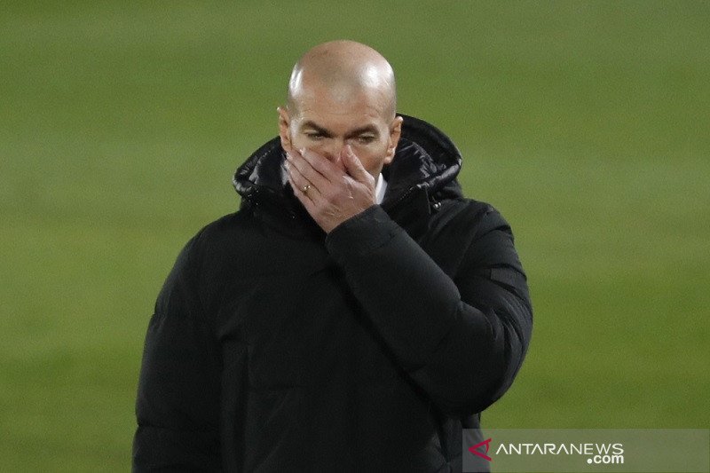 Real Madrid umumkan Zinedine Zidane positif tertular COVID-19