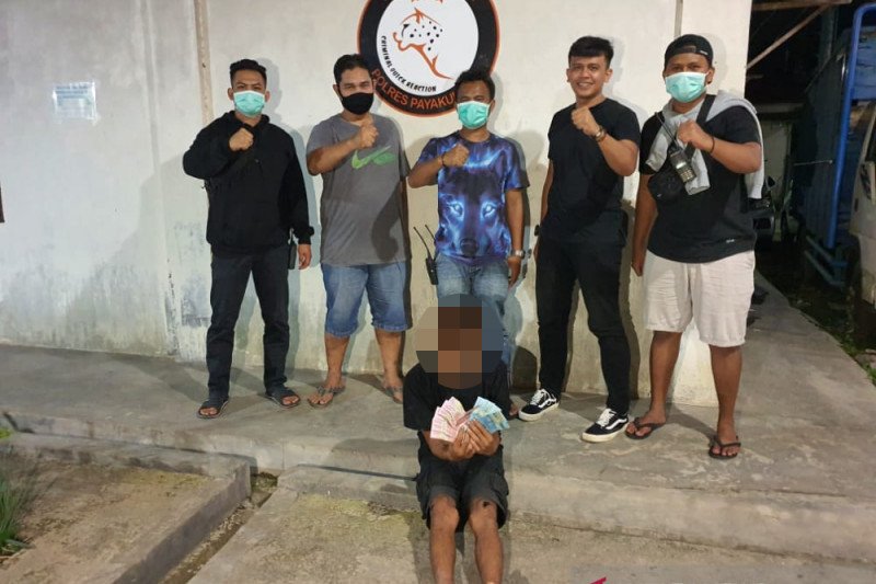 Sedang tidur, pengedar uang palsu diamankan Polres Payakumbuh