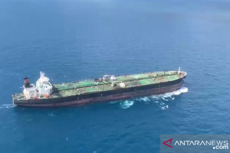 Dua tanker tangkapan Bakamla digiring ke Batam