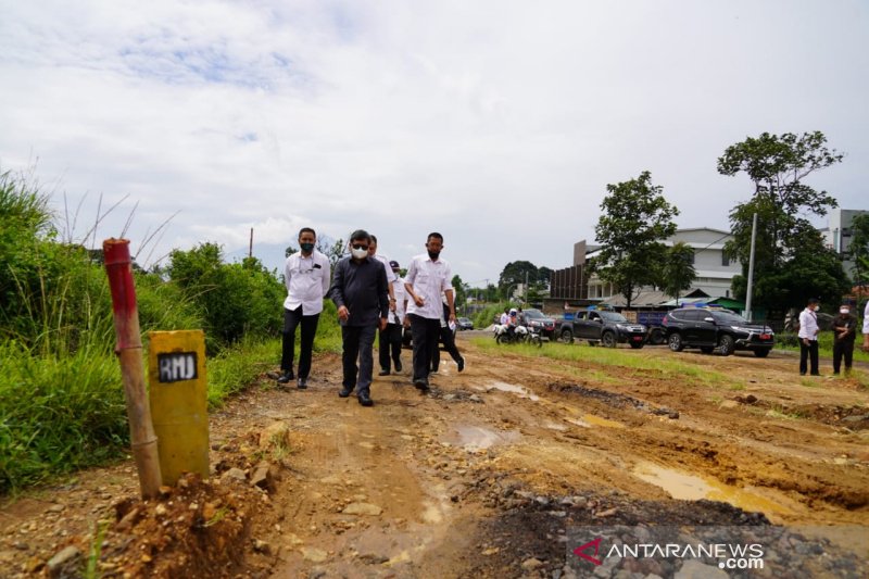 Pemprov Jabar bantu Rp39 miliar untuk bangun Jalan Lingkar Cipanas Garut