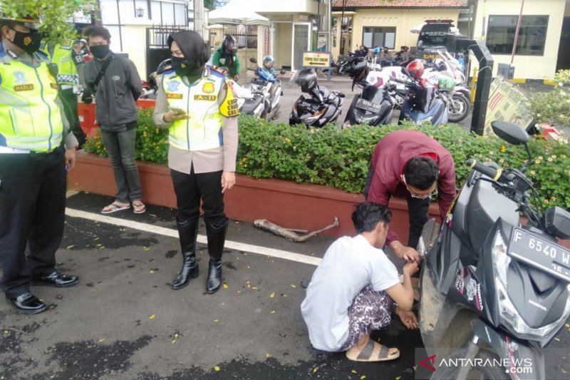 Polisi Cianjur razia puluhan kendaraan berknalpot bising