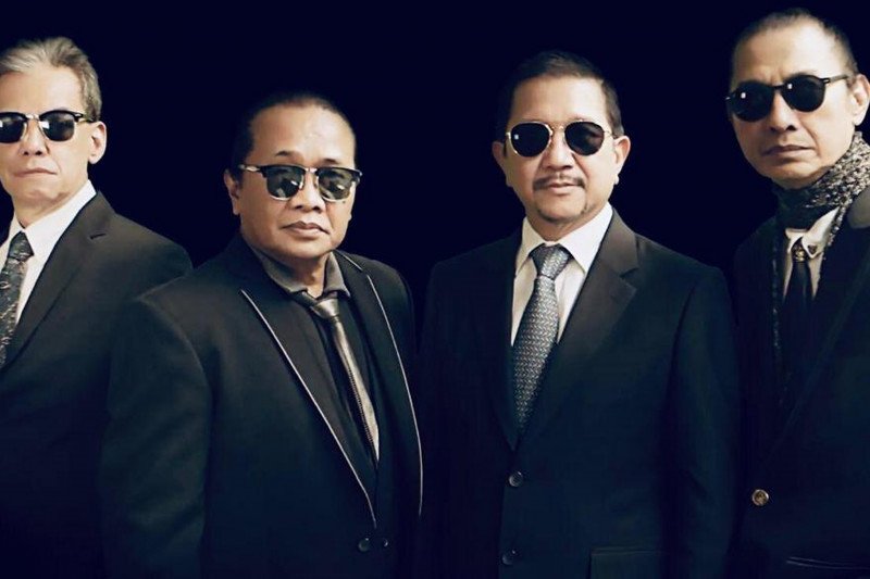 Fariz RM, Deddy Dhukun, Mus Mujiono, dan Tony Wenas rilis lagu religi  