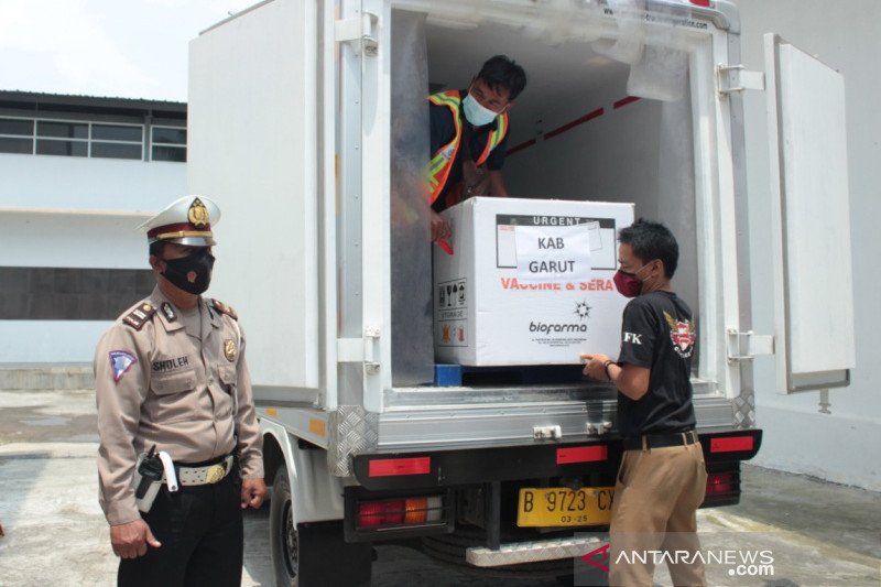 Polisi Garut kawal pendistribusian vaksin COVID-19 hingga puskesmas