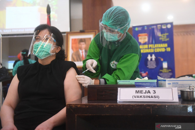 Warga Indonesia penerima vaksin lengkap sudah 27,2 juta orang