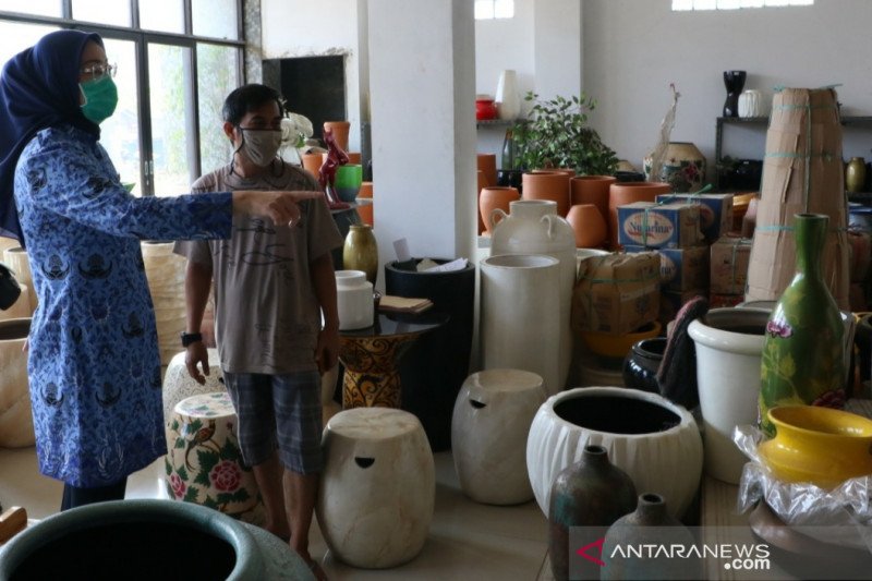 Pasar ekspor keramik khas Plered Purwakarta alami kelesuan