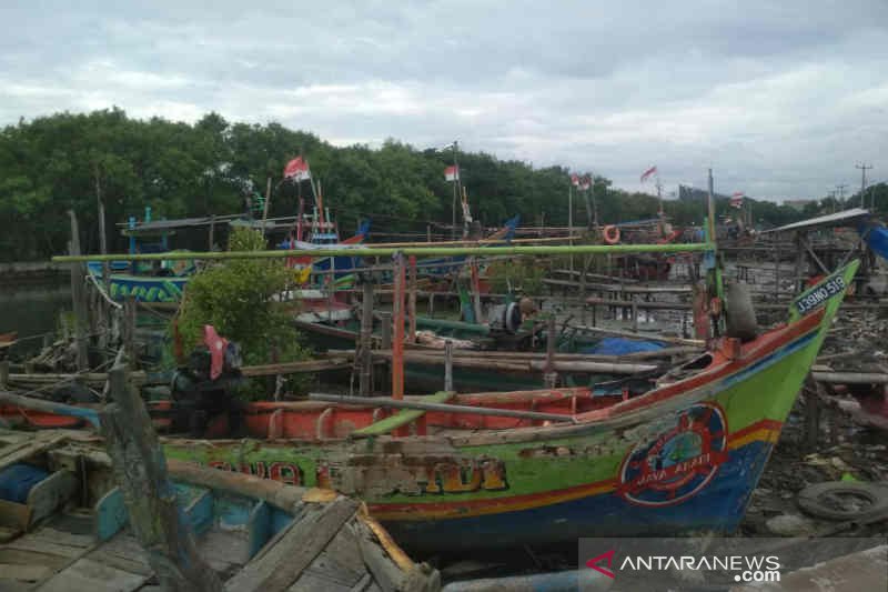 Akibat cuaca ekstrem nelayan kecil Cirebon tak melaut