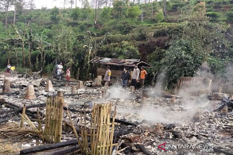 Enam rumah di Cianjur ludes terbakar diduga akibat arus pendek listrik