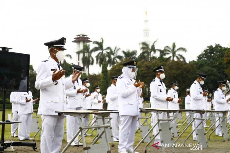 Bupati Bogor lantik 88 kades di Lapangan Tegar Beriman