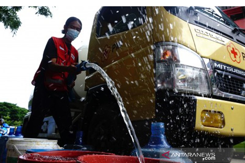 Kebutuhan air bersih di tempat pengungsian gempa Sulbar