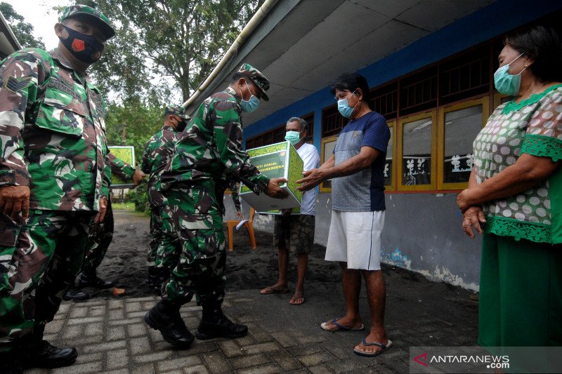 Kodam XIII/Merdeka serahkan bantuan untuk korban banjir