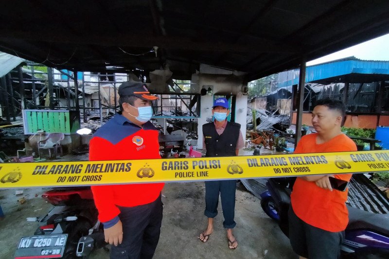 Kalak BPBD Kaltara Semangati Korban Kebakaran Jalan Gelatik