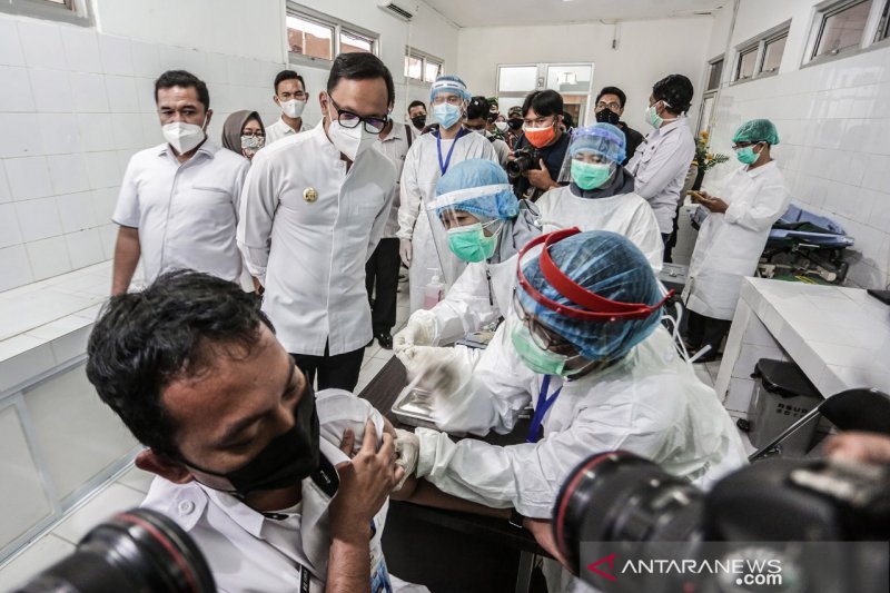 Kota Bogor lanjutkan vaksinasi bagi nakes dan non-nakes