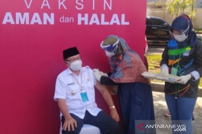 Forkopimda dan tokoh masyarakat Cianjur dapat vaksin COVID-19 kedua