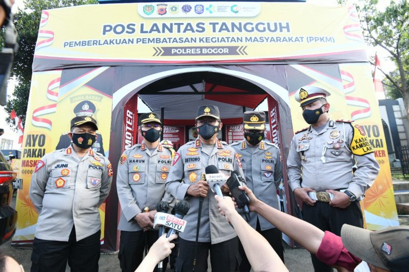 Kakorlantas pastikan arus kendaraan libur Imlek daerah Puncak Bogor lancar