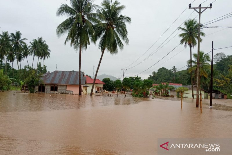 Image result for Banjir Meluas, Rendam 45 Desa di 18 Kecamatan