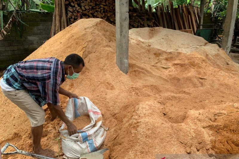 Sekam Dan Serbuk Kayu Jadi Sumber Energi Di NTB - ANTARA News Sulawesi ...