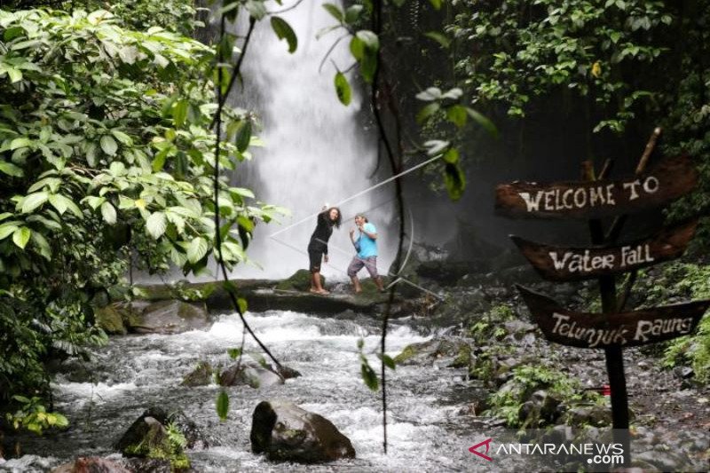 Wisata Air Terjun Telunjuk Raung Banyuwangi