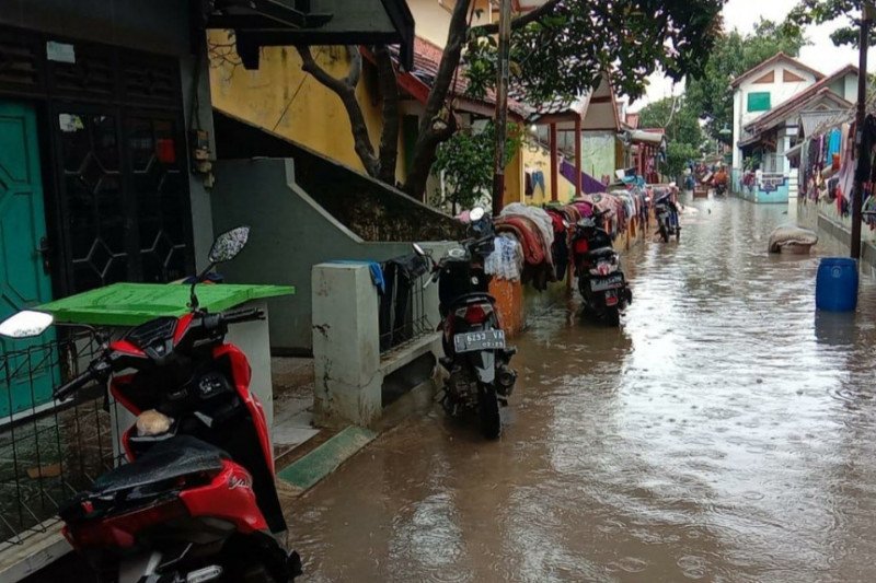 PLN Jabar tak operasikan lima gardu terkait banjir di Pamanukan