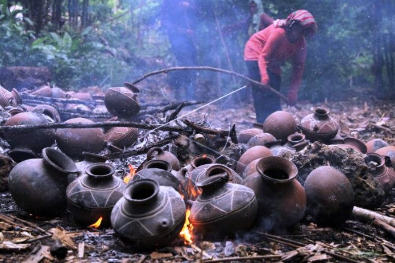 Pembuatan Gerabah Dengan Teknik Tatap Landas