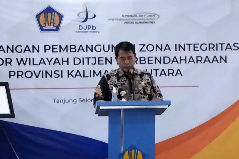 Gubernur Kaltara hari pertama langsung mencanangkan zona integritas