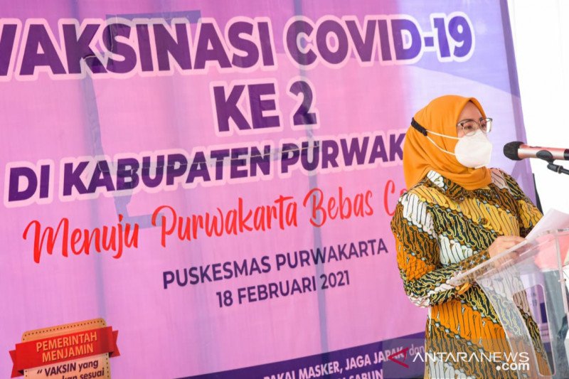 Sopir angkot di Purwakarta ikut vaksinasi COVID-19 tahap kedua