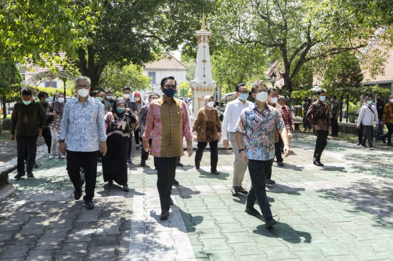 Menkes cek persiapan vaksinasi COVID-19 tahap kedua di Yogyakarta
