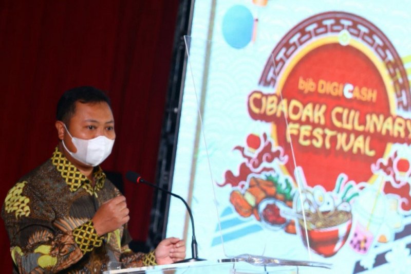 BJB dorong penggunaan QRIS di Cibadak Culinary Night Festival Bandung