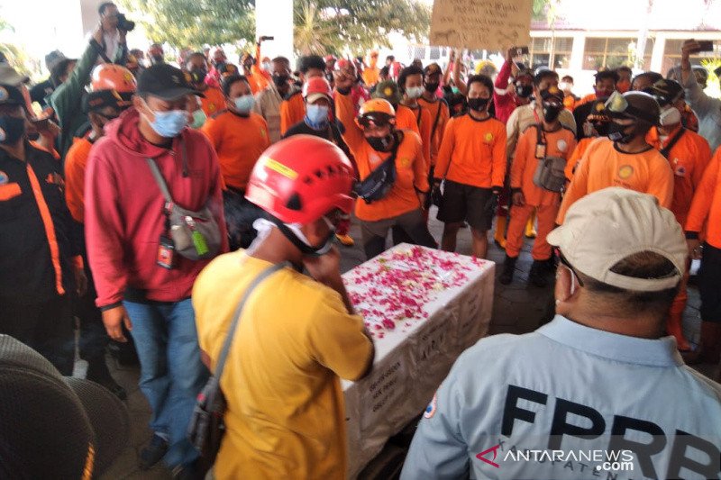 Relawan COVID-19 Bantul mendatangi DPRD terkait pernyataan anggota dewan