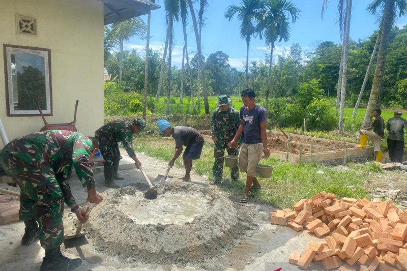 TNI berkolaborasi dengan warga sukseskan TMMD di Padang Pariaman