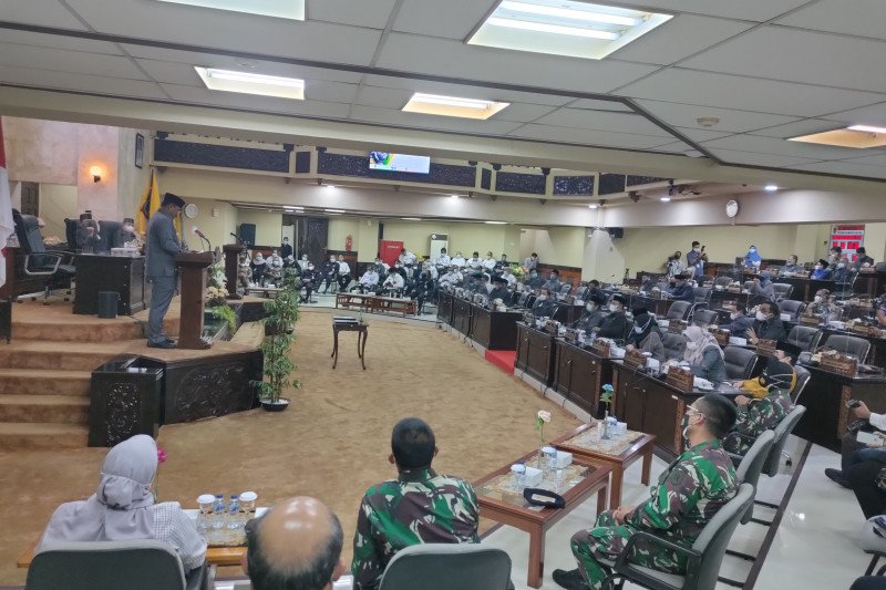 DPRD Kalsel sahkan raperda pengelolaan kebun raya banua jadi perda