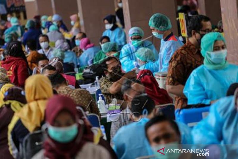 Vaksinasi Massal Di Kota Tangerang