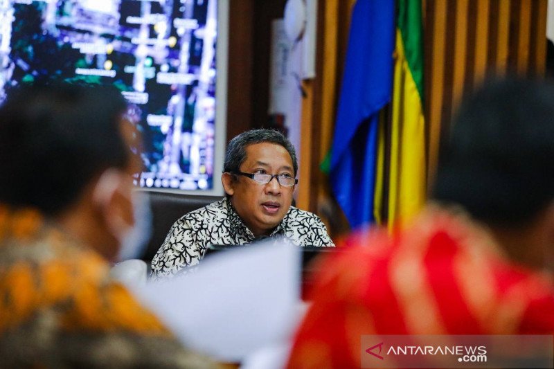 Pemkot Bandung kaji penataan PKL untuk cegah penularan COVID-19