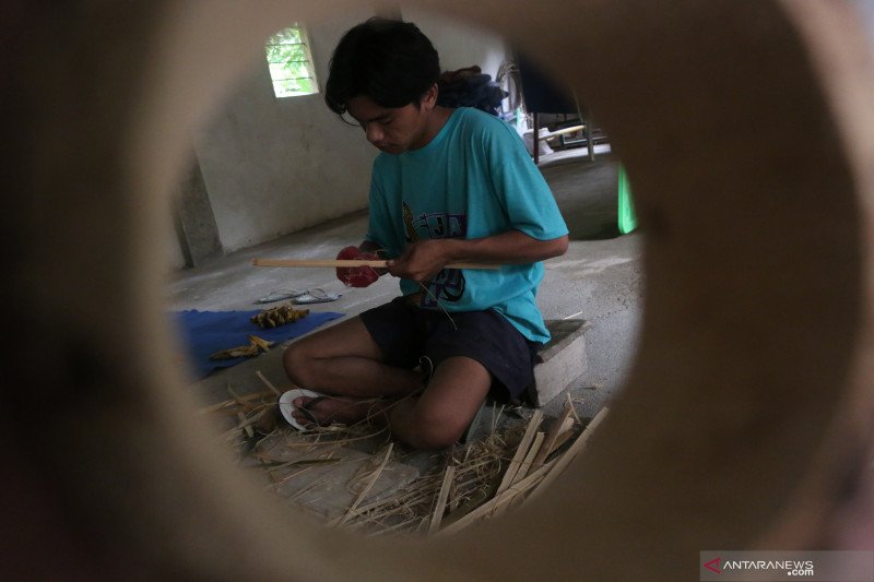 Perajin bambu Lombok Tengah