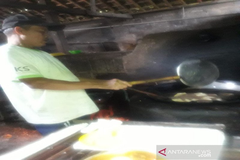 Perajin tahu Kulon Progo tetap berproduksi meskipun harga kedelai mahal