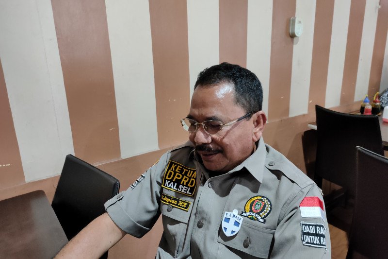 Ketua DPRD Kalsel ingatkan bangunan patuhi sempadan jalan dan sungai