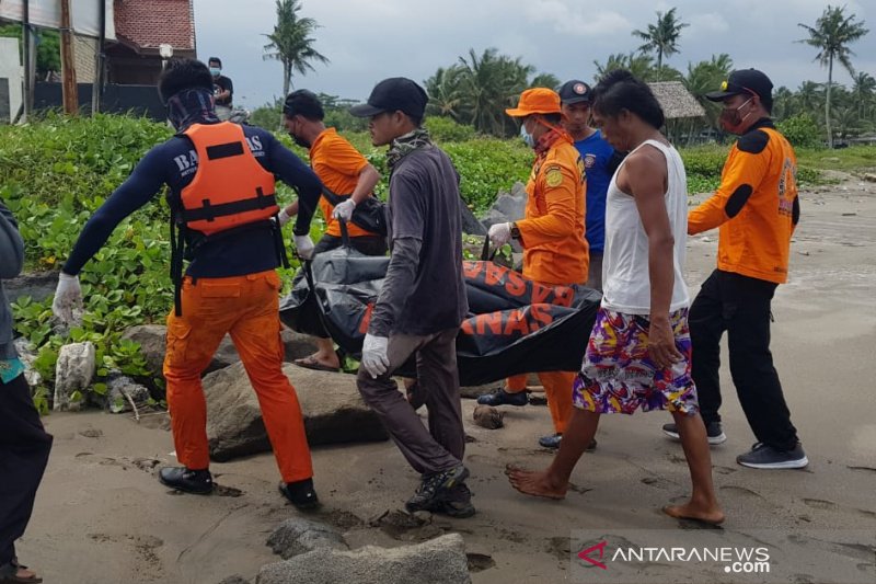 Petugas SAR temukan nelayan tenggelam di Pangandaran