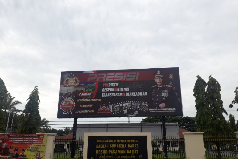 Ketua DPRD Pasaman Barat laporkan dua wartawan media online ke Polisi