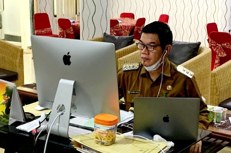 Tingkatkan kinerja, Pemkab Bartim lakukan mutasi pegawai