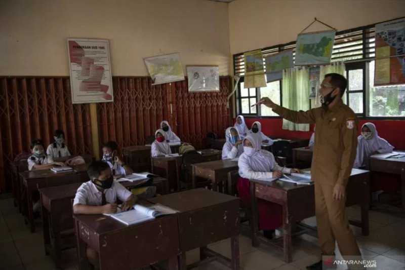 Sumatera Selatan menyegerakan vaksinasi COVID-19 pada guru